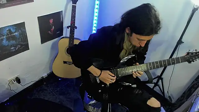 shelby  hotshoww online show from 02-05-25, 02:51