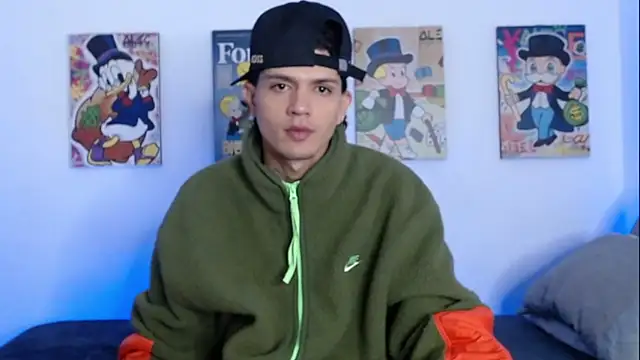 Snapshot of andersonZ998 chatting on 02-14-25, 06:12 andersonZ998 online show from 02-14-25, 06:12