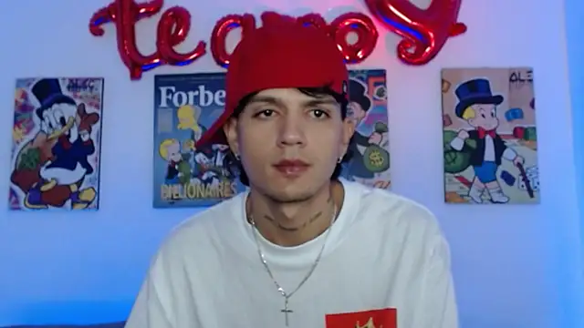 Snapshot of andersonZ998 chatting on 02-15-25, 04:36 andersonZ998 online show from 02-15-25, 04:36