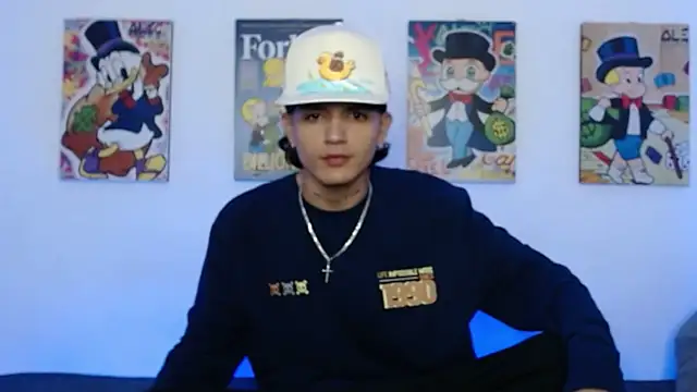 Snapshot of andersonZ998 chatting on 02-16-25, 03:15 andersonZ998 online show from 02-16-25, 03:15