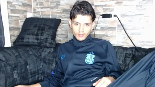 Snapshot of andersonZ998 chatting on 03-15-25, 02:14 andersonZ998 online show from 03-15-25, 02:14