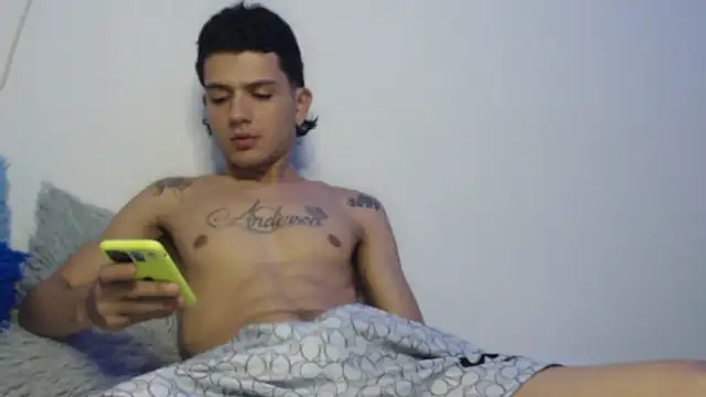 Snapshot of andersonZ998 chatting on 10-02-25, 04:30 andersonZ998 online show from 10-02-25, 04:30