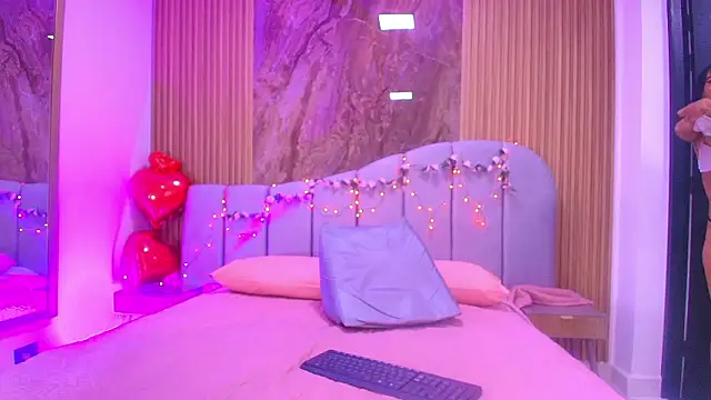 Snapshot of arletmss chatting on 03-10-26, 03:11 arletmss online show from 03-10-26, 03:11