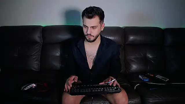 Snapshot of CrazyDom1 chatting on 02-22-26, 06:17 CrazyDom1 online show from 02-22-26, 06:17