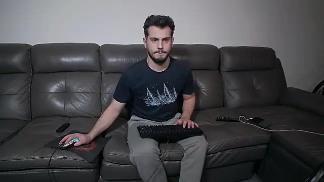 Snapshot of CrazyDom1 chatting on 03-18-26, 06:11 CrazyDom1 online show from 03-18-26, 06:11