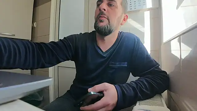 Snapshot of TigerOne19 chatting on 01-15-25, 09:56 TigerOne19 online show from 01-15-25, 09:56