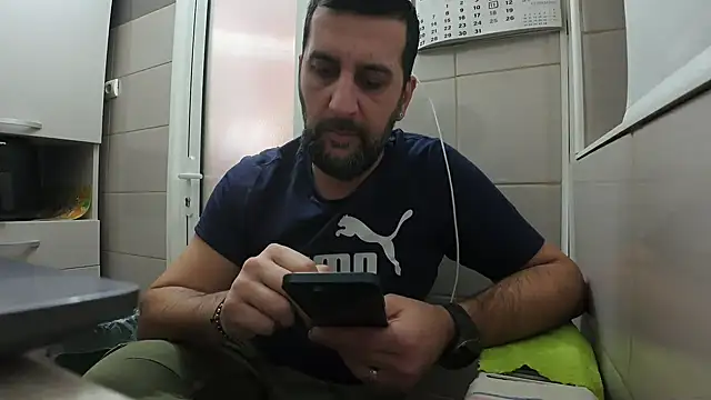 Snapshot of TigerOne19 chatting on 01-15-25, 05:15 TigerOne19 online show from 01-15-25, 05:15