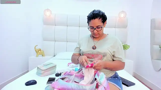 DanielleEvans  online show from 02-26-25, 11:20