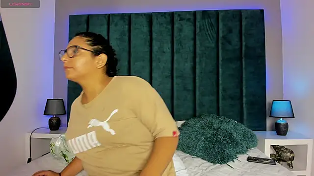 DanielleEvans  online show from 12-03-25, 11:08