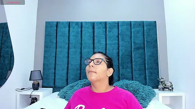 DanielleEvans  online show from 12-14-25, 11:15