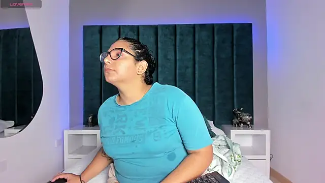 DanielleEvans  online show from 02-04-26, 11:27