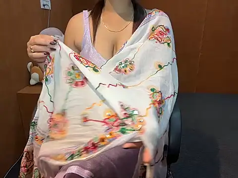 Snapshot of riya_stream chatting on 10-30-25, 04:08 riya stream online show from 10-30-25, 04:08