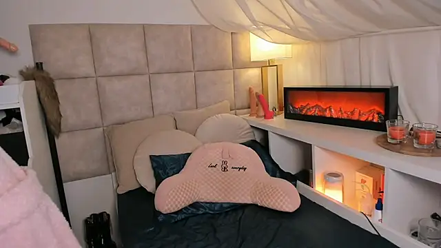 Snapshot of TatjanaTillers chatting on 02-15-26, 08:57 TatjanaTillers online show from 02-15-26, 08:57