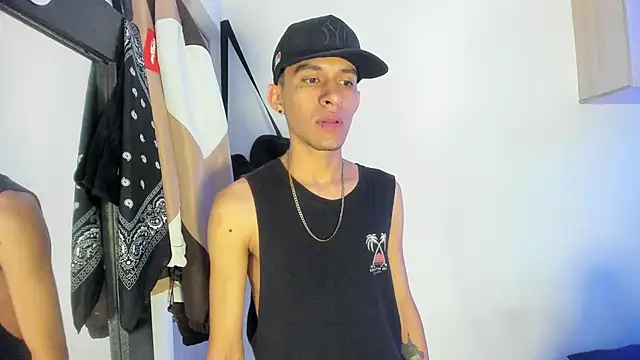 Samuel Suarez online show from 03-18-25, 01:43