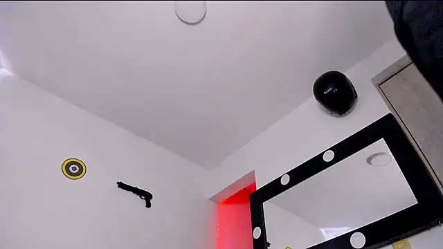 Snapshot of Samuel_Suarez chatting on 03-20-26, 06:24 Samuel Suarez online show from 03-20-26, 06:24