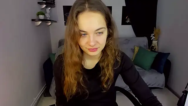 Snapshot of KristinaLoison chatting on 01-04-25, 04:01 KristinaLoison online show from 01-04-25, 04:01