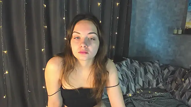 Snapshot of KristinaLoison chatting on 02-12-25, 06:40 KristinaLoison online show from 02-12-25, 06:40