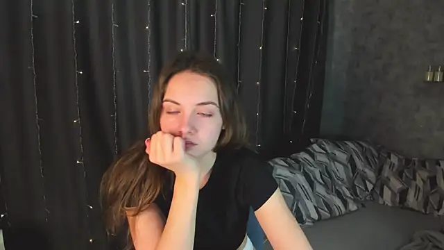 Snapshot of KristinaLoison chatting on 02-22-25, 03:14 KristinaLoison online show from 02-22-25, 03:14