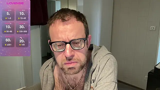 Snapshot of FABIOGLASSES chatting on 01-20-25, 02:46 FABIOGLASSES online show from 01-20-25, 02:46