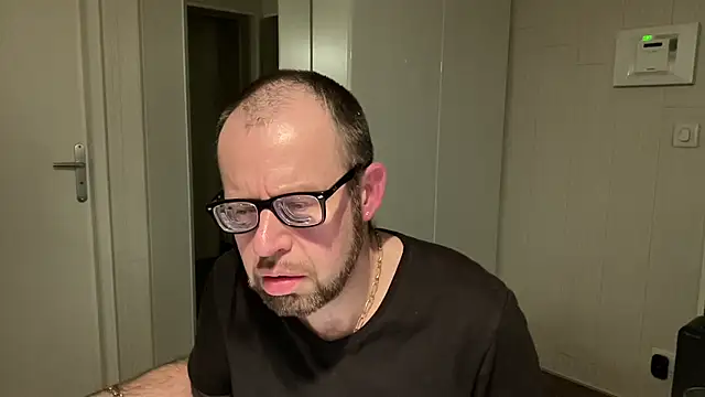 Snapshot of FABIOGLASSES chatting on 01-09-26, 09:16 FABIOGLASSES online show from 01-09-26, 09:16