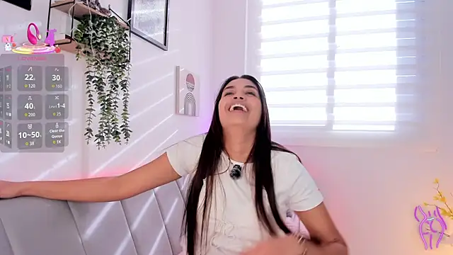 aisha es online show from 03-20-26, 09:41