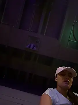 aisha es online show from 03-21-26, 05:38