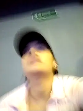 aisha es online show from 03-24-26, 06:57