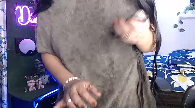 Snapshot of The_Divine_Love chatting on 12-07-24, 07:32 The Divine Love online show from 12-07-24, 07:32