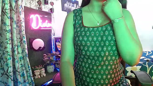 Snapshot of The_Divine_Love chatting on 12-22-24, 08:14 The Divine Love online show from 12-22-24, 08:14