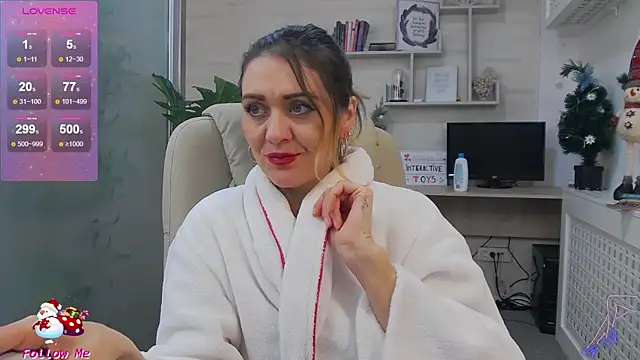 EllaMilf  online show from 12-19-24, 10:00