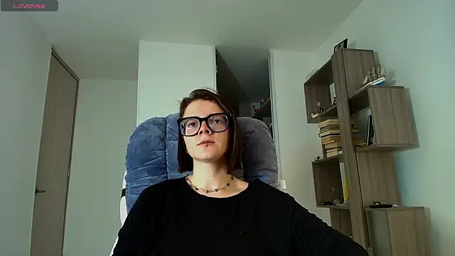 Arya starrk online show from 10-17-25, 02:52