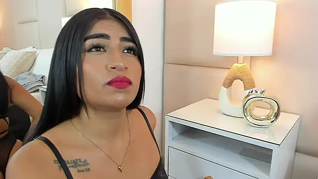 Snapshot of AntoniaRoss_ chatting on 11-04-25, 02:16 AntoniaRoss online show from 11-04-25, 02:16