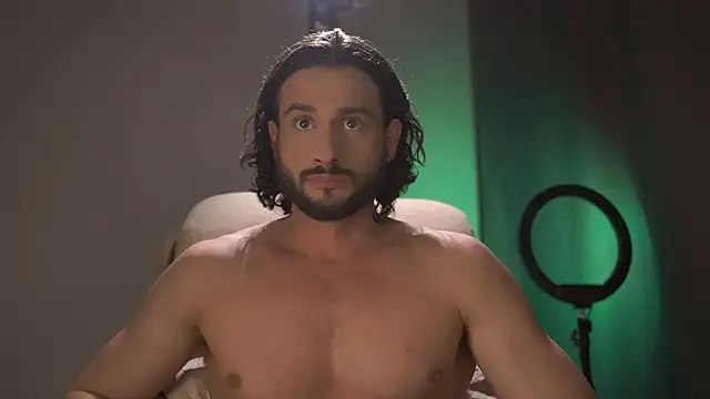 Snapshot of Keen___Luckystrike chatting on 10-17-25, 09:28 Keen Luckystrike online show from 10-17-25, 09:28