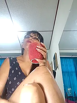 kelly dirty  online show from 05-02-26, 06:02