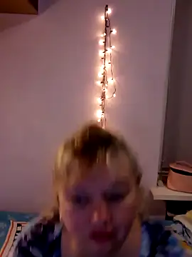 Snapshot of Lusi-777 chatting on 02-11-25, 06:01 Lusi-777 online show from 02-11-25, 06:01