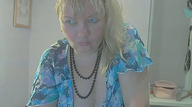 Snapshot of Lusi-777 chatting on 02-21-25, 07:10 Lusi-777 online show from 02-21-25, 07:10