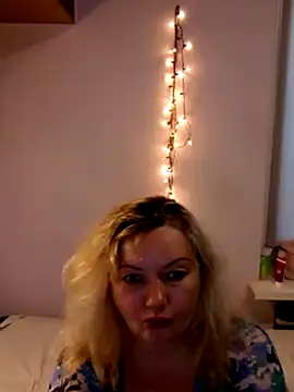 Snapshot of Lusi-777 chatting on 03-04-25, 02:42 Lusi-777 online show from 03-04-25, 02:42
