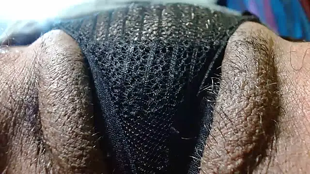 Snapshot of bethanywilson_23 chatting on 10-23-25, 01:21 bethanywilson 23 online show from 10-23-25, 01:21