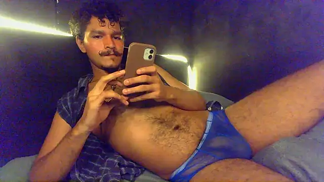 Snapshot of die_mond chatting on 02-20-26, 10:49 die mond online show from 02-20-26, 10:49