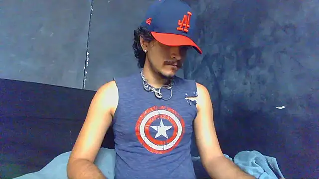 Snapshot of die_mond chatting on 03-25-26, 02:01 die mond online show from 03-25-26, 02:01
