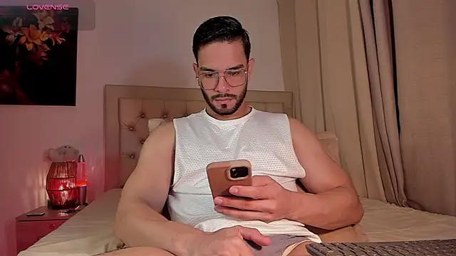 Snapshot of Josseph1_ chatting on 10-11-25, 12:21 Josseph1 online show from 10-11-25, 12:21