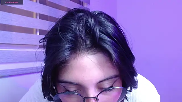 Snapshot of Red-moon1 chatting on 12-14-24, 01:38 Red-moon1 online show from 12-14-24, 01:38