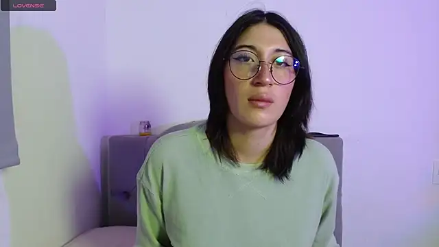 Snapshot of Red-moon1 chatting on 01-27-25, 11:22 Red-moon1 online show from 01-27-25, 11:22