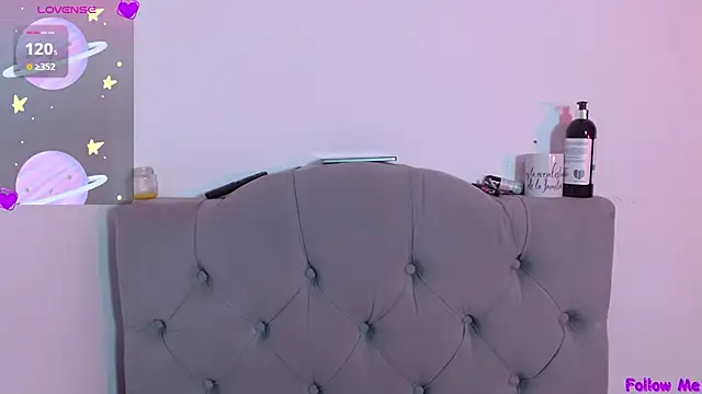 Snapshot of Red-moon1 chatting on 01-28-25, 01:38 Red-moon1 online show from 01-28-25, 01:38