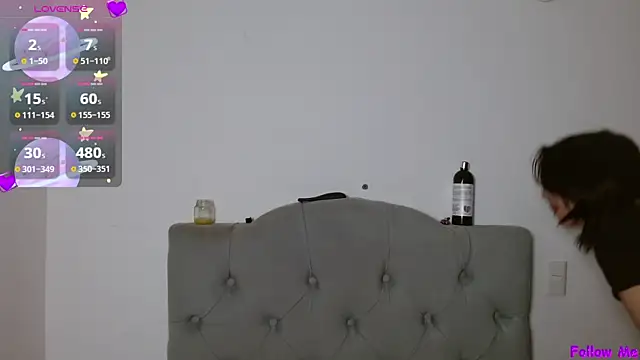 Snapshot of Red-moon1 chatting on 02-06-25, 10:37 Red-moon1 online show from 02-06-25, 10:37