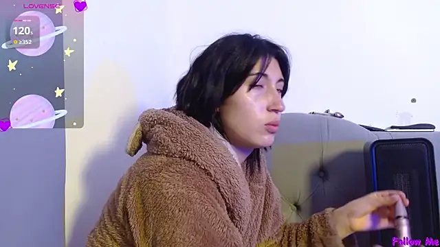 Snapshot of Red-moon1 chatting on 03-04-25, 12:12 Red-moon1 online show from 03-04-25, 12:12