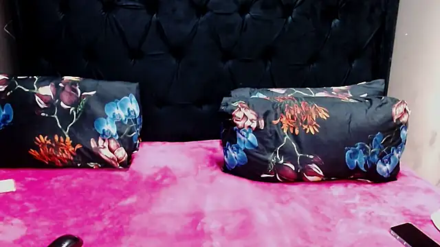 Snapshot of Ducheess chatting on 03-14-25, 04:54 Ducheess online show from 03-14-25, 04:54