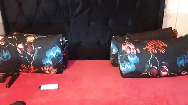 Snapshot of Ducheess chatting on 10-28-25, 01:53 Ducheess online show from 10-28-25, 01:53