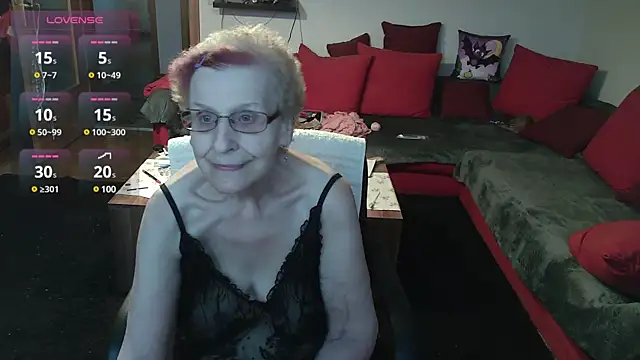 HeisseomaOriginal online show from 01-17-25, 08:24