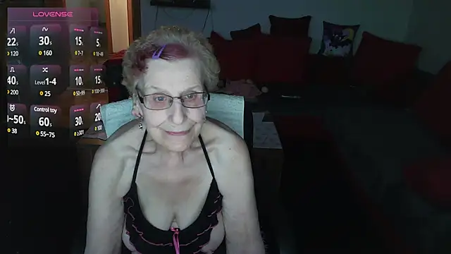 HeisseomaOriginal online show from 01-19-25, 08:07